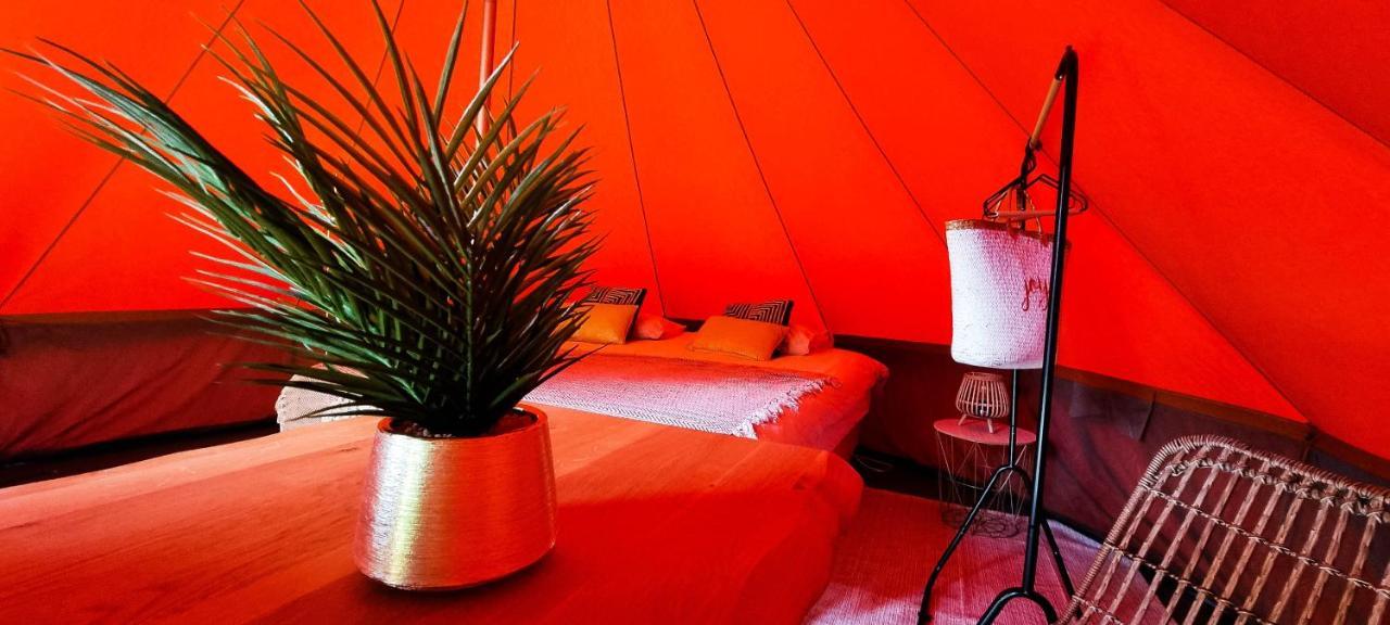 Отель Fiertelmeers Boutique Glamping Ронсе Экстерьер фото